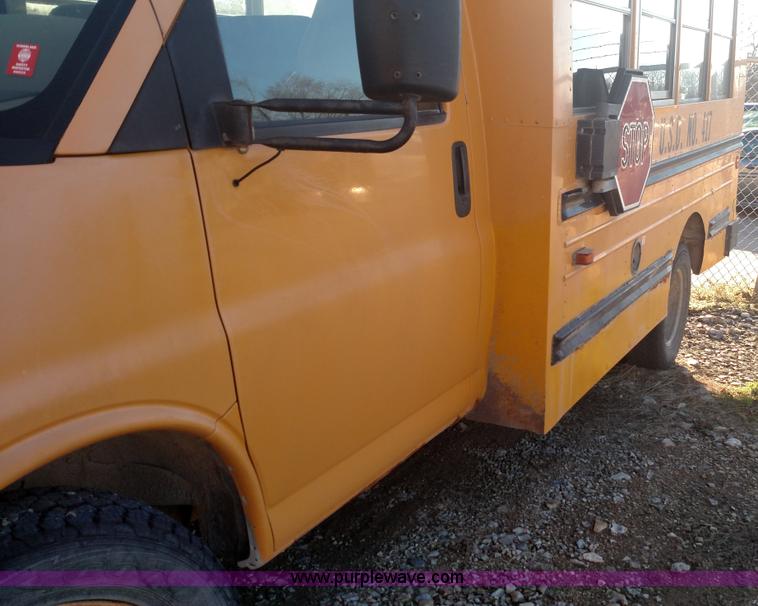 image for item L6074 1998 GMC Savana school bus