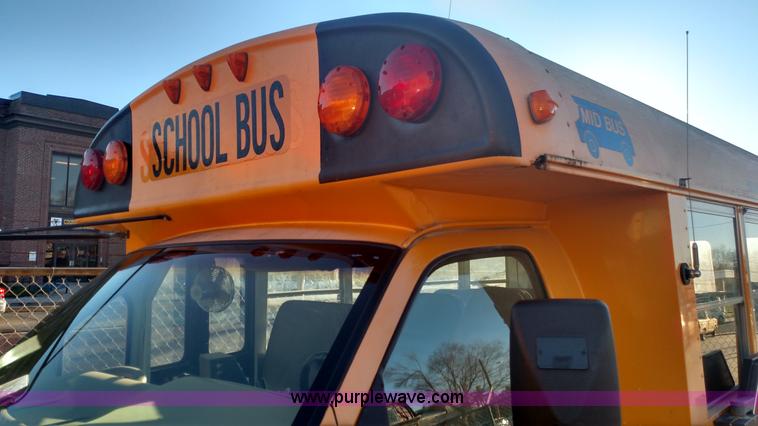 image for item L6074 1998 GMC Savana school bus