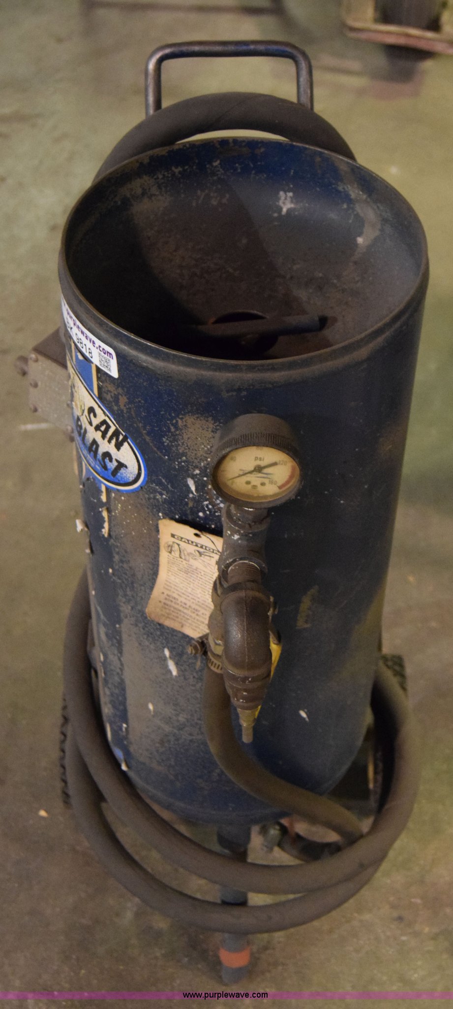 San Blast sand blaster in McPherson, KS Item BK9818 sold Purple Wave