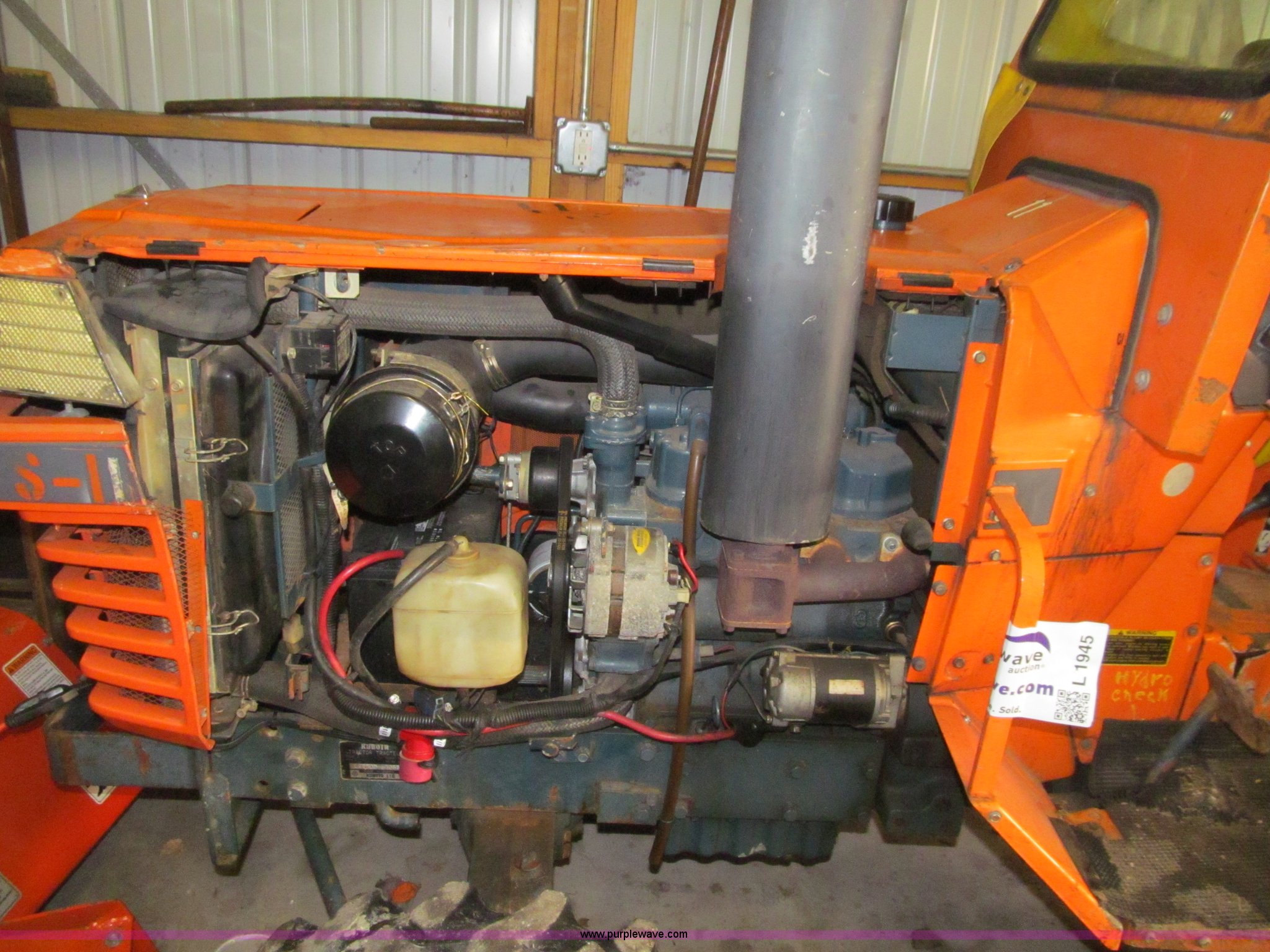 Kubota L2250 MFWD tractor in Des Moines, IA Item L1945 sold Purple Wave