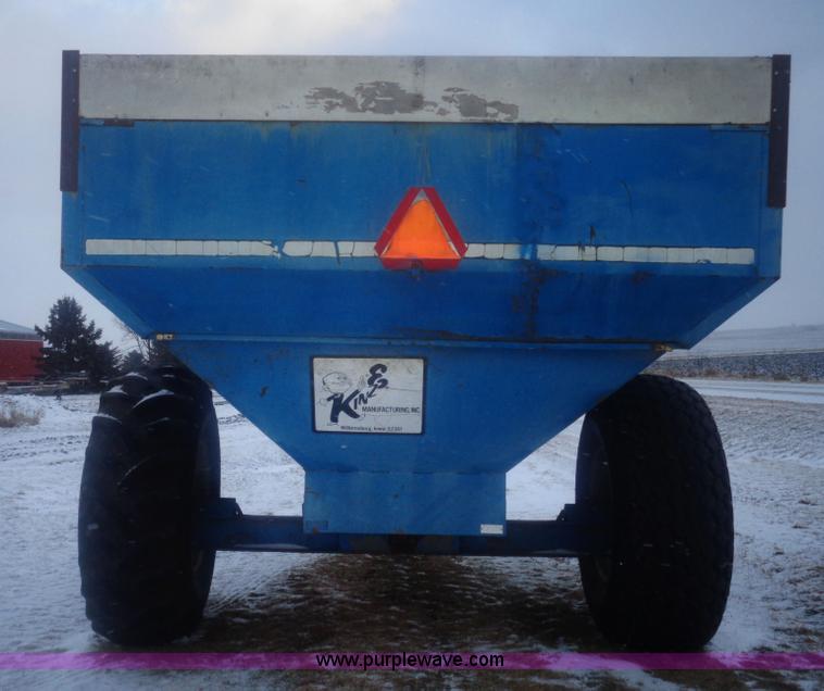 image for item AL9243 Kinze 600 grain cart