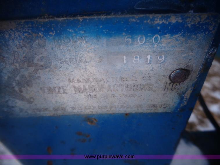 image for item AL9243 Kinze 600 grain cart