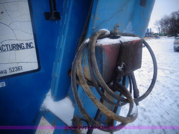 image for item AL9243 Kinze 600 grain cart