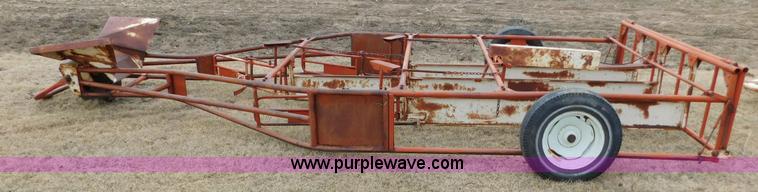 image for item AW9323 1979 Welco 1300 bale accumulator