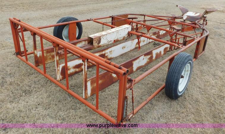 image for item AW9323 1979 Welco 1300 bale accumulator