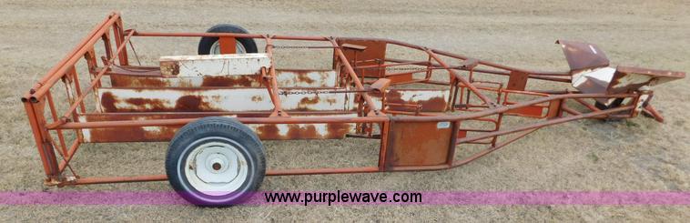 image for item AW9323 1979 Welco 1300 bale accumulator