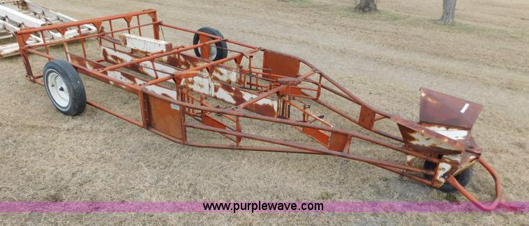 image for item AW9323 1979 Welco 1300 bale accumulator