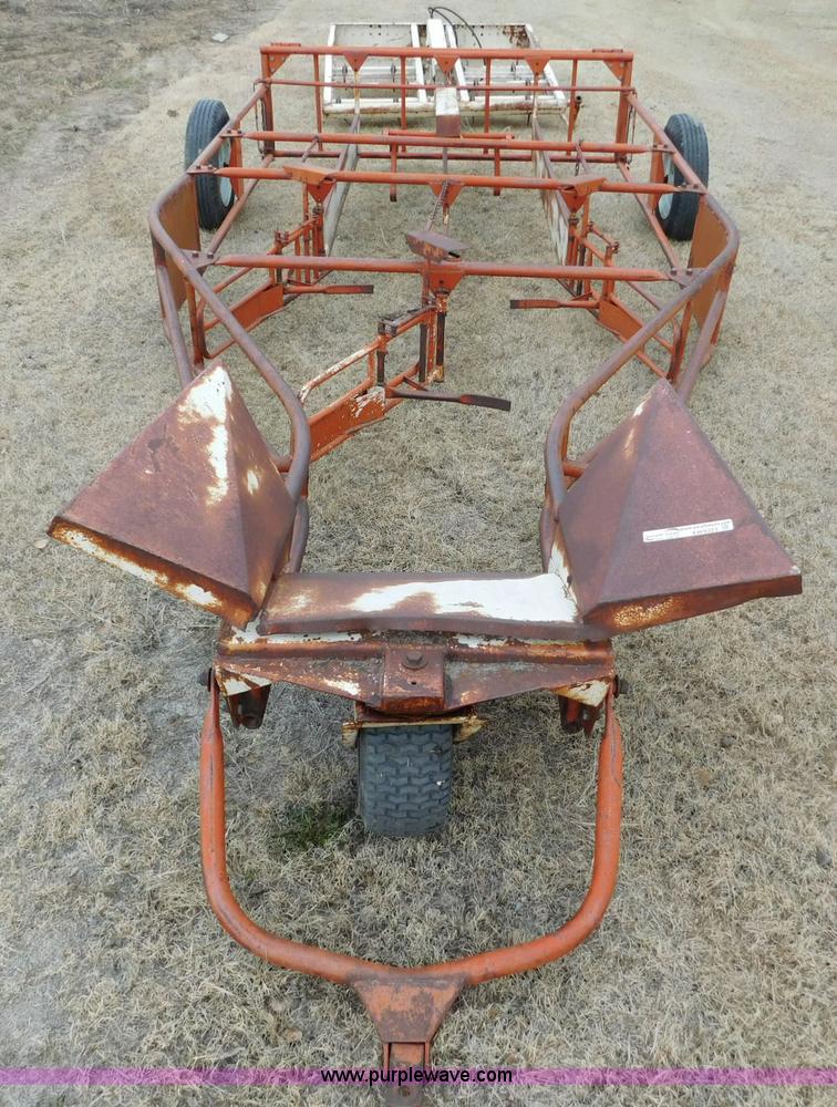 image for item AW9323 1979 Welco 1300 bale accumulator