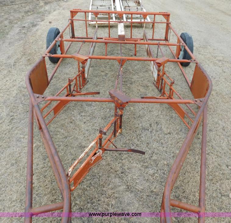 image for item AW9323 1979 Welco 1300 bale accumulator