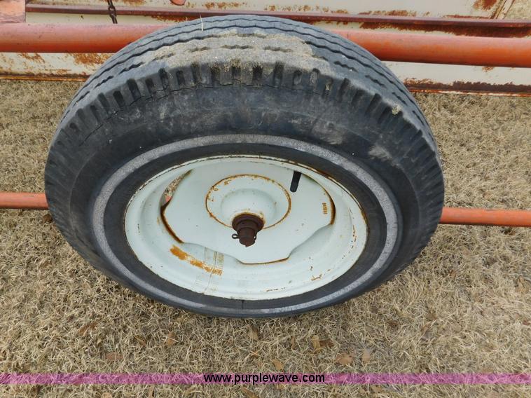 image for item AW9323 1979 Welco 1300 bale accumulator