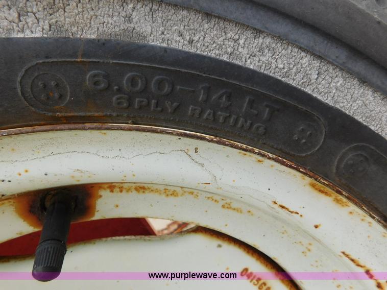 image for item AW9323 1979 Welco 1300 bale accumulator