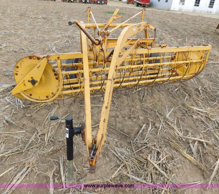 image for item AW9324 Minneapolis Moline side delivery rake