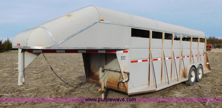image for item AW9325 1990 Trail Magic F livestock trailer