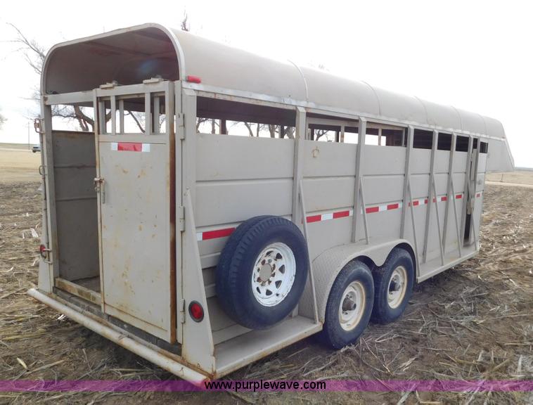 image for item AW9325 1990 Trail Magic F livestock trailer