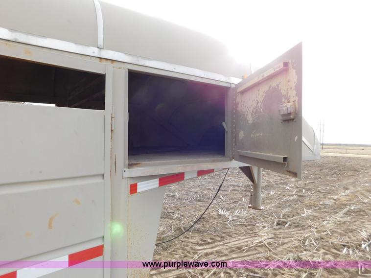 image for item AW9325 1990 Trail Magic F livestock trailer