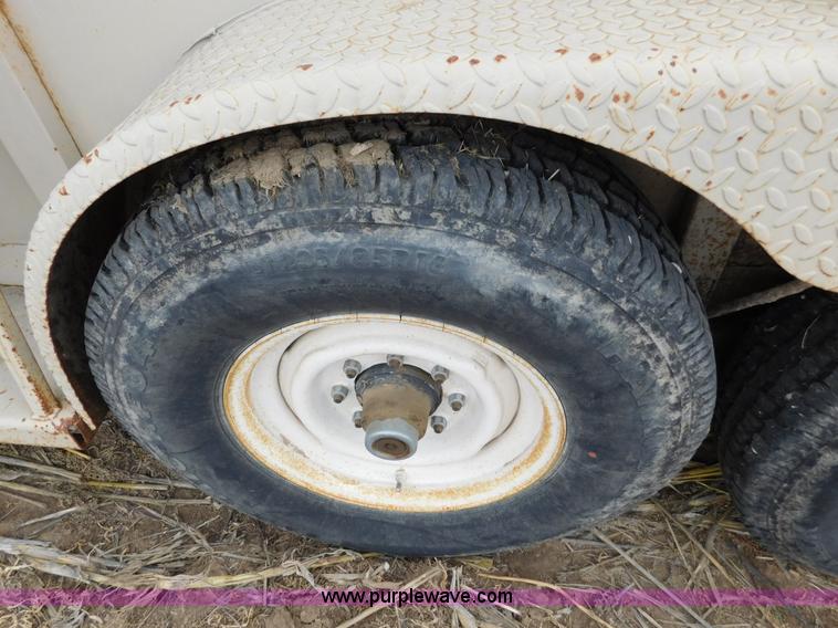 image for item AW9325 1990 Trail Magic F livestock trailer