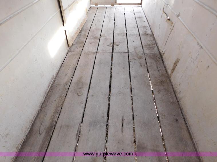 image for item AW9325 1990 Trail Magic F livestock trailer