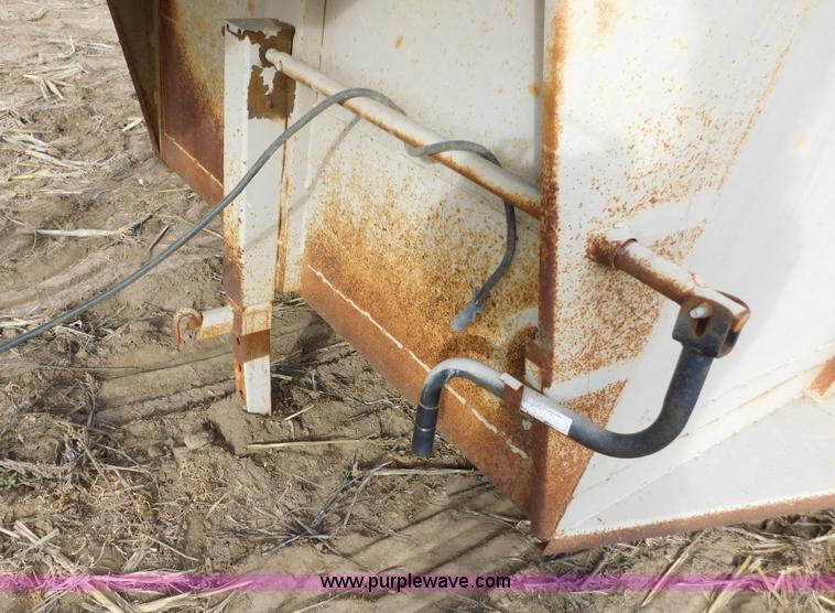 image for item AW9325 1990 Trail Magic F livestock trailer