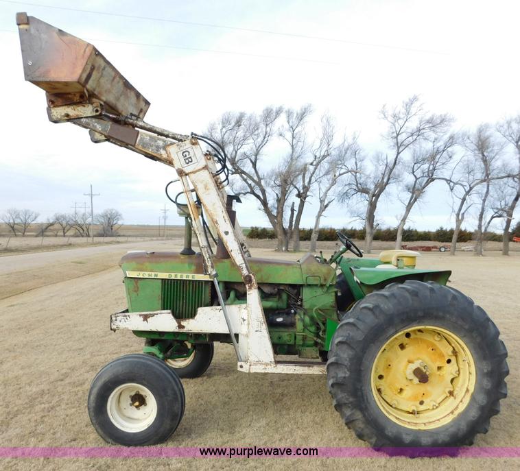 image for item AW9326 John Deere 4010 tractor