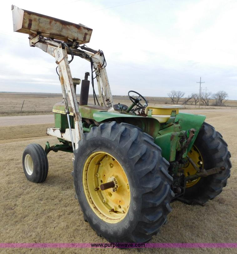 image for item AW9326 John Deere 4010 tractor