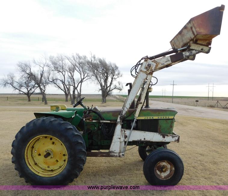 image for item AW9326 John Deere 4010 tractor