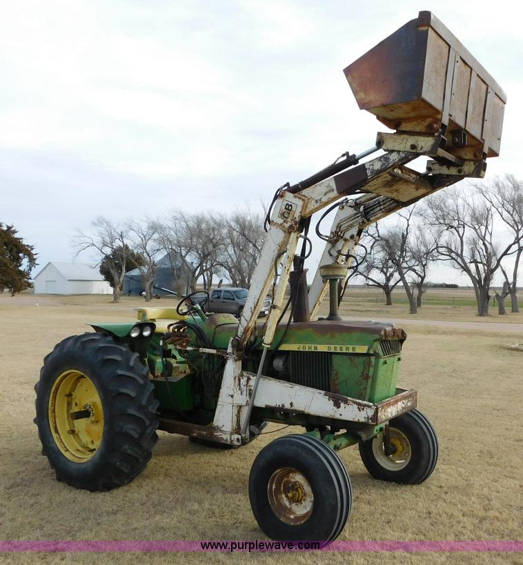 image for item AW9326 John Deere 4010 tractor