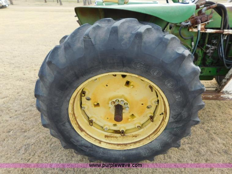 image for item AW9326 John Deere 4010 tractor