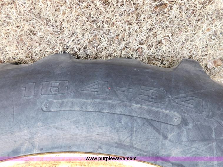 image for item AW9326 John Deere 4010 tractor