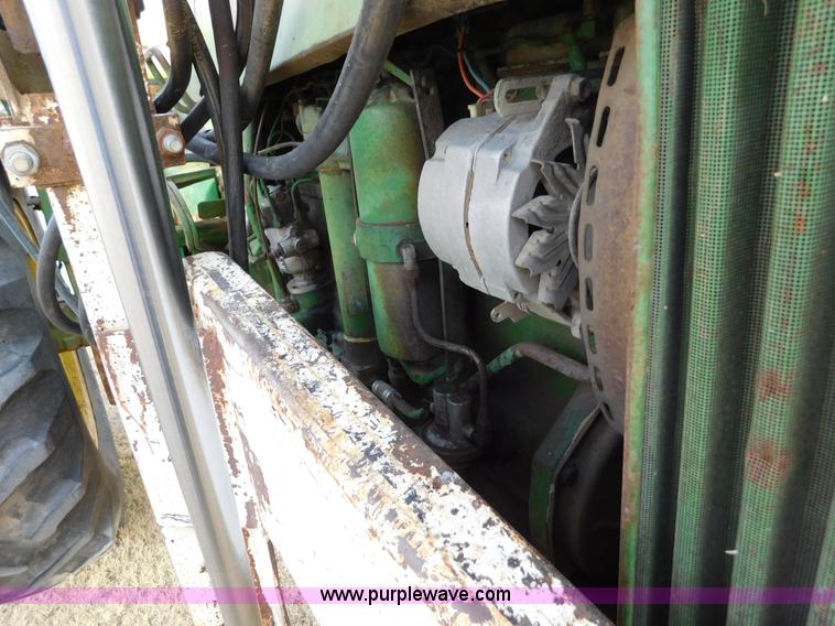 image for item AW9326 John Deere 4010 tractor