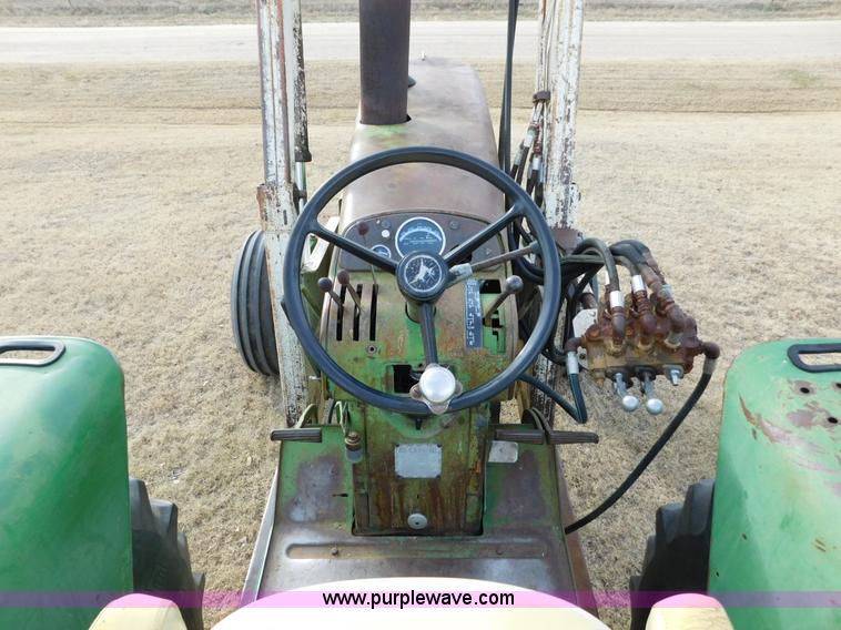 image for item AW9326 John Deere 4010 tractor