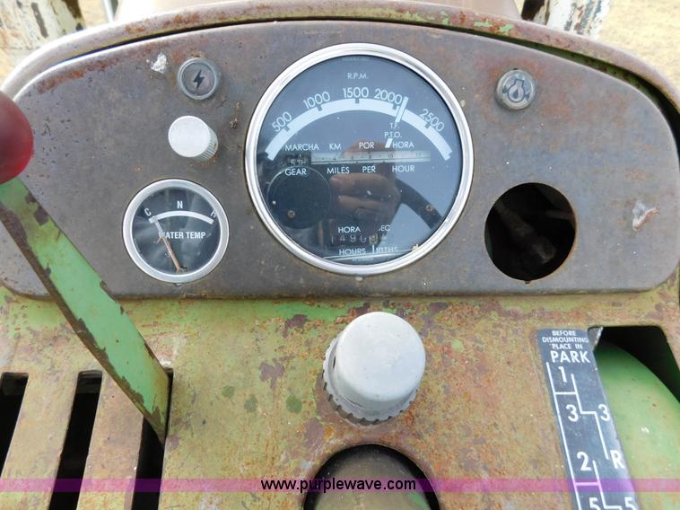 image for item AW9326 John Deere 4010 tractor