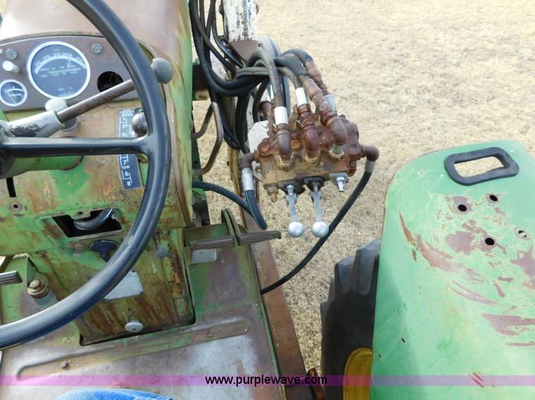 image for item AW9326 John Deere 4010 tractor