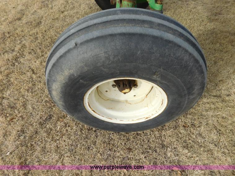 image for item AW9326 John Deere 4010 tractor