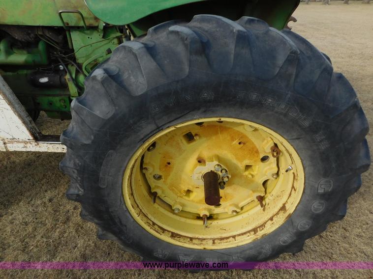 image for item AW9326 John Deere 4010 tractor