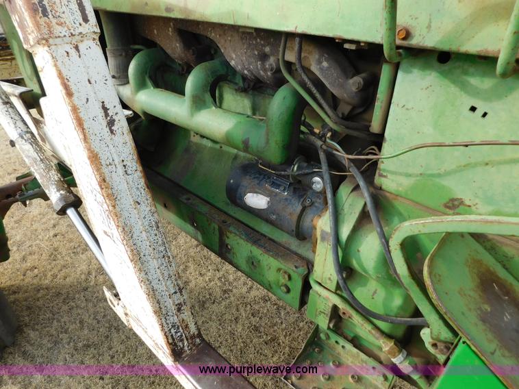 image for item AW9326 John Deere 4010 tractor