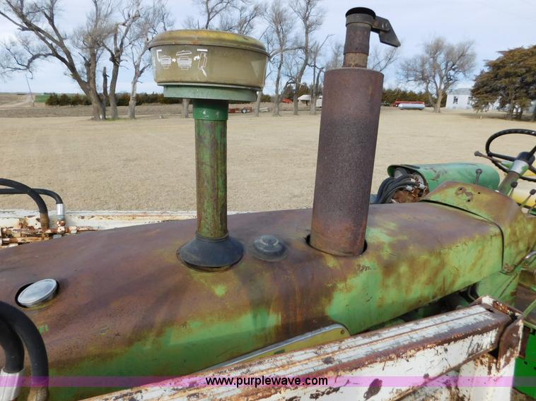 image for item AW9326 John Deere 4010 tractor