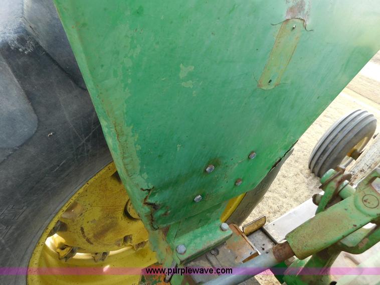 image for item AW9326 John Deere 4010 tractor