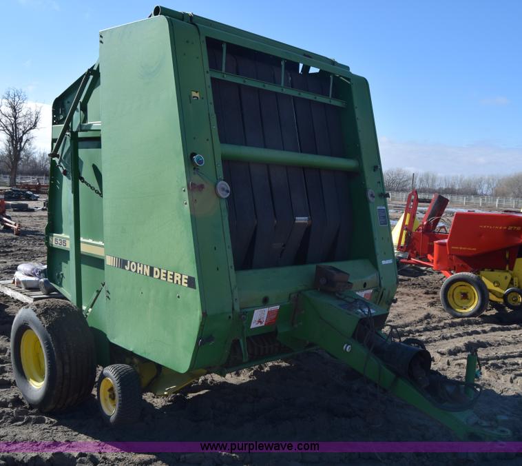 image for item BK9767 John Deere 535 round baler