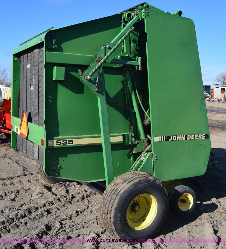 image for item BK9767 John Deere 535 round baler