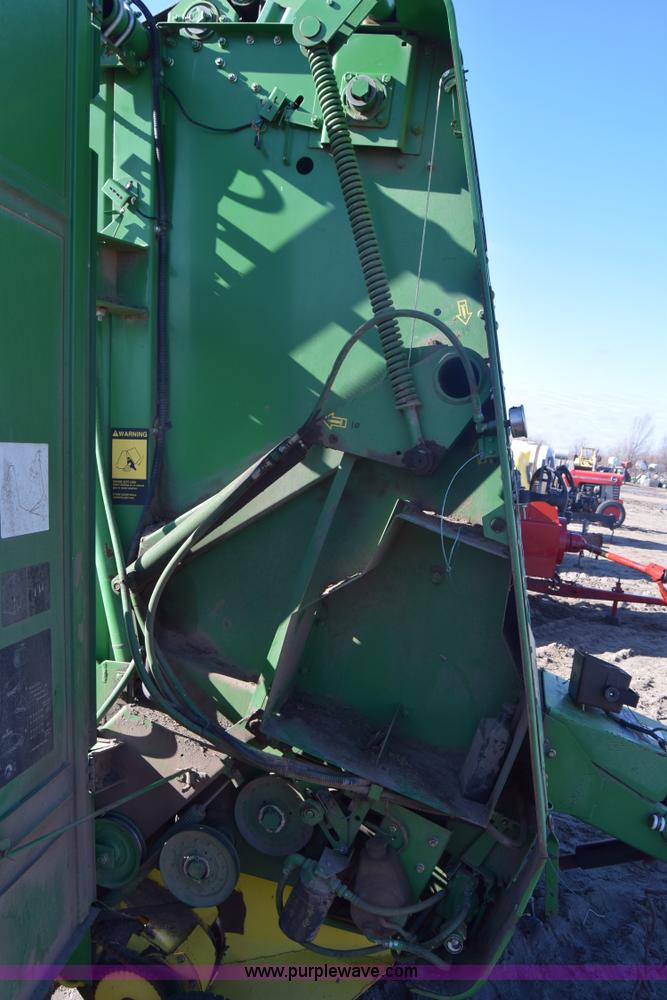image for item BK9767 John Deere 535 round baler