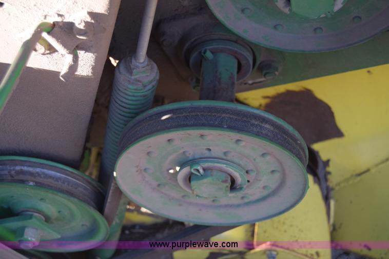 image for item BK9767 John Deere 535 round baler