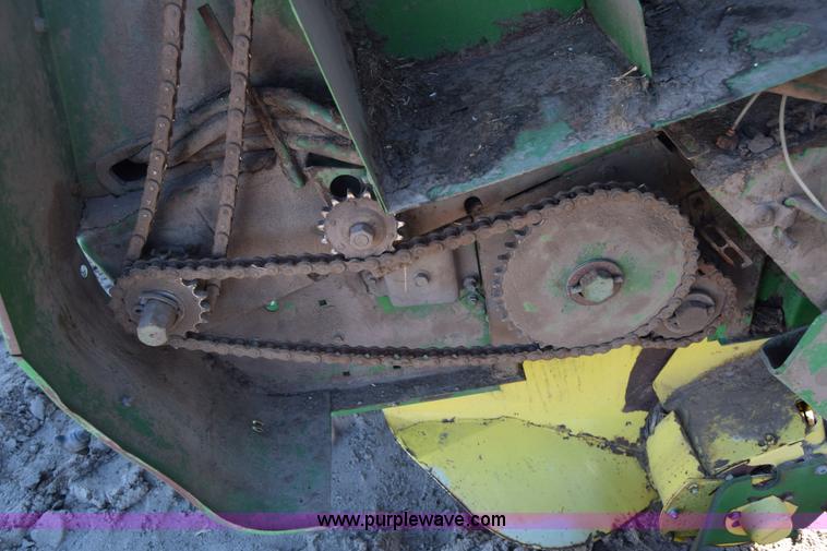 image for item BK9767 John Deere 535 round baler