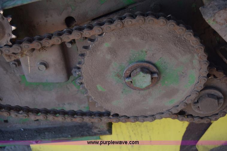 image for item BK9767 John Deere 535 round baler