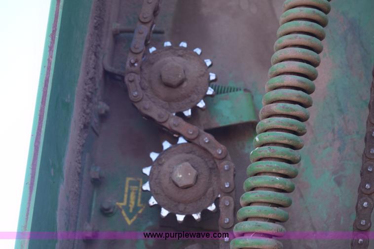 image for item BK9767 John Deere 535 round baler