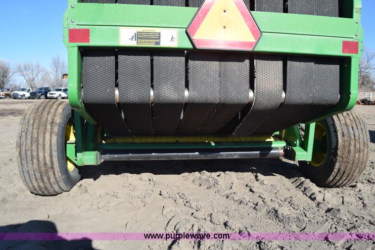 image for item BK9767 John Deere 535 round baler