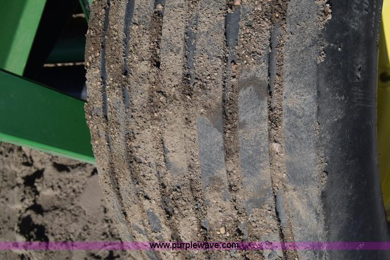 image for item BK9767 John Deere 535 round baler