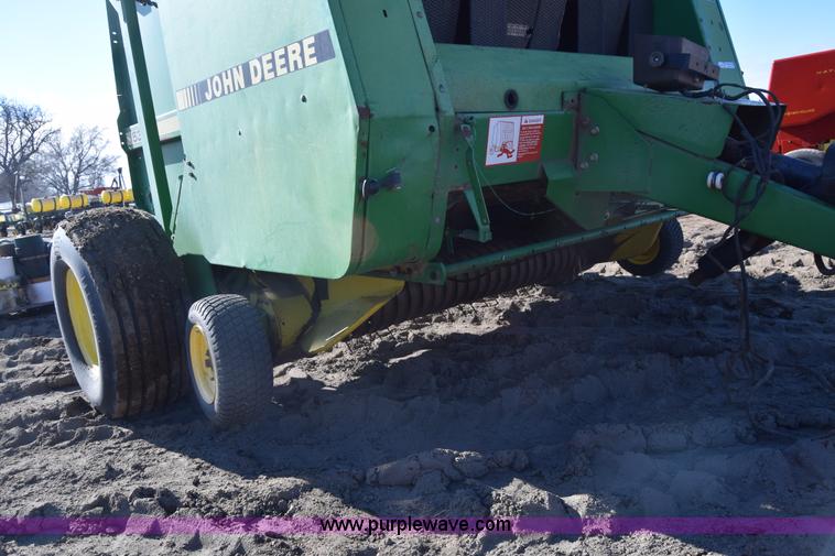 image for item BK9767 John Deere 535 round baler