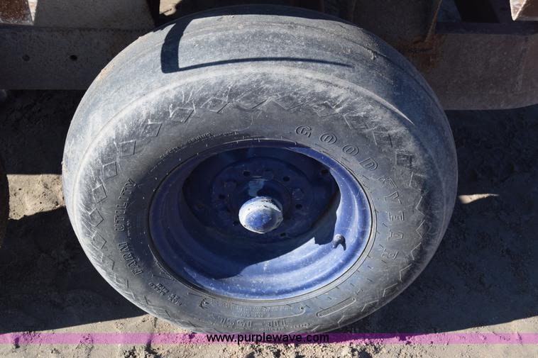 image for item BK9768 Liquid fertilizer cart