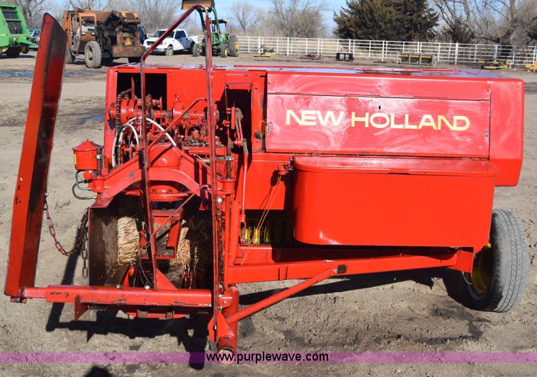 image for item BK9771 New Holland Hayliner 276 Square Baler