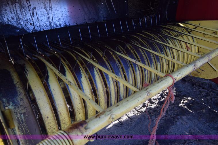 image for item BK9771 New Holland Hayliner 276 Square Baler